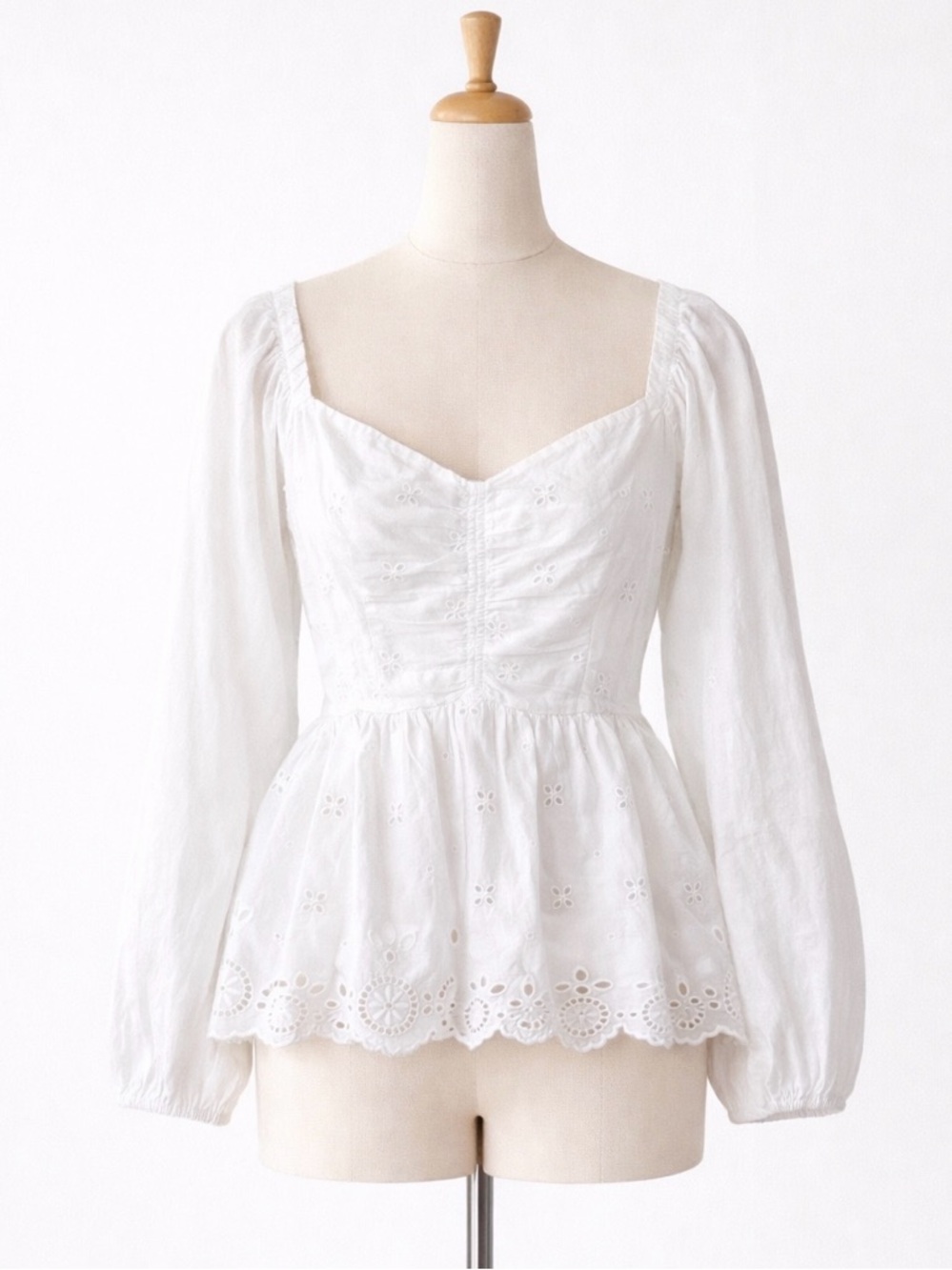 Old Navy White Eyelet Long-Sleeve Peplum Top Sweetheart Neckline Boho Blouse NWT